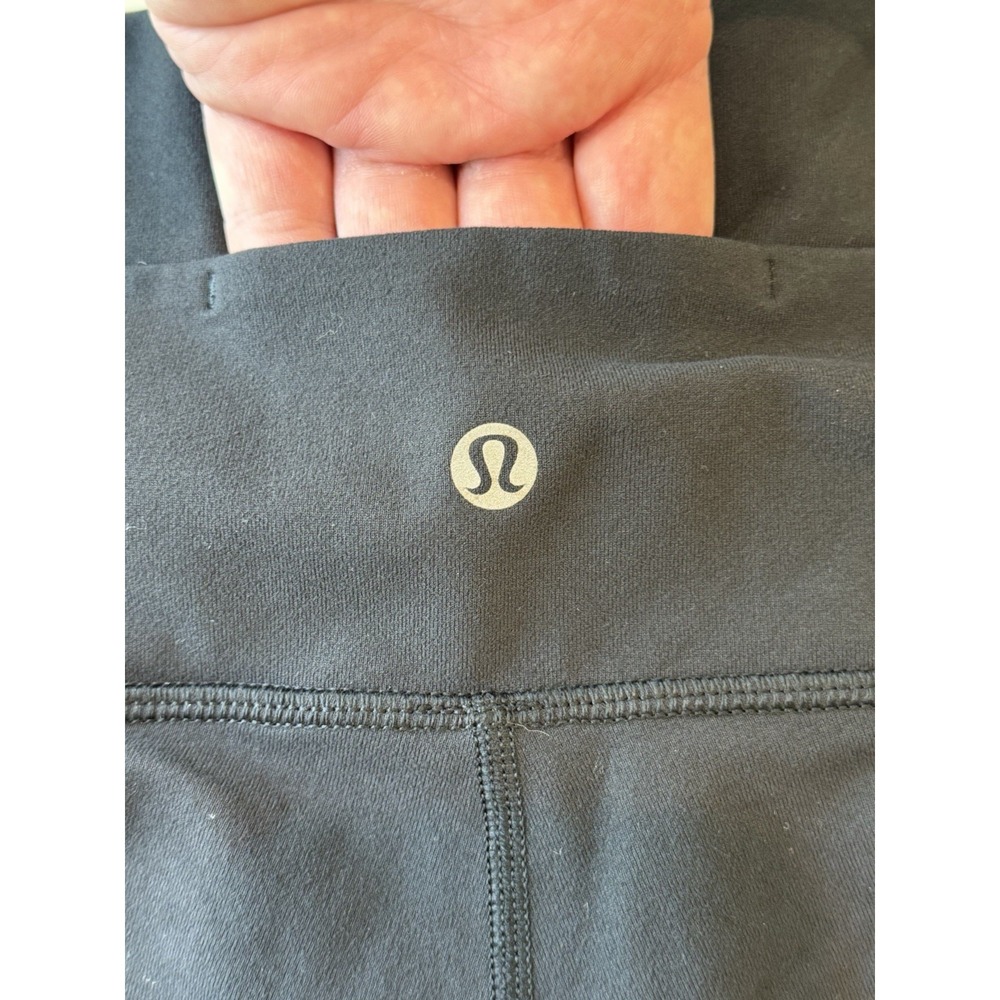 Lululemon Women's 10 In Movement Everlux Shorts Stretch 2.5" Black - Picture 5 of 6